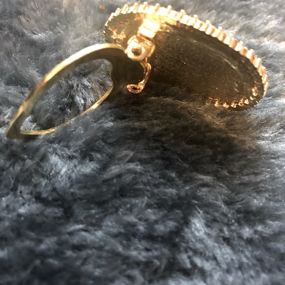 Scarf Clip - Rhinestone Edges Oval Crystal Design NEW Elegant - Picture 3 of 3